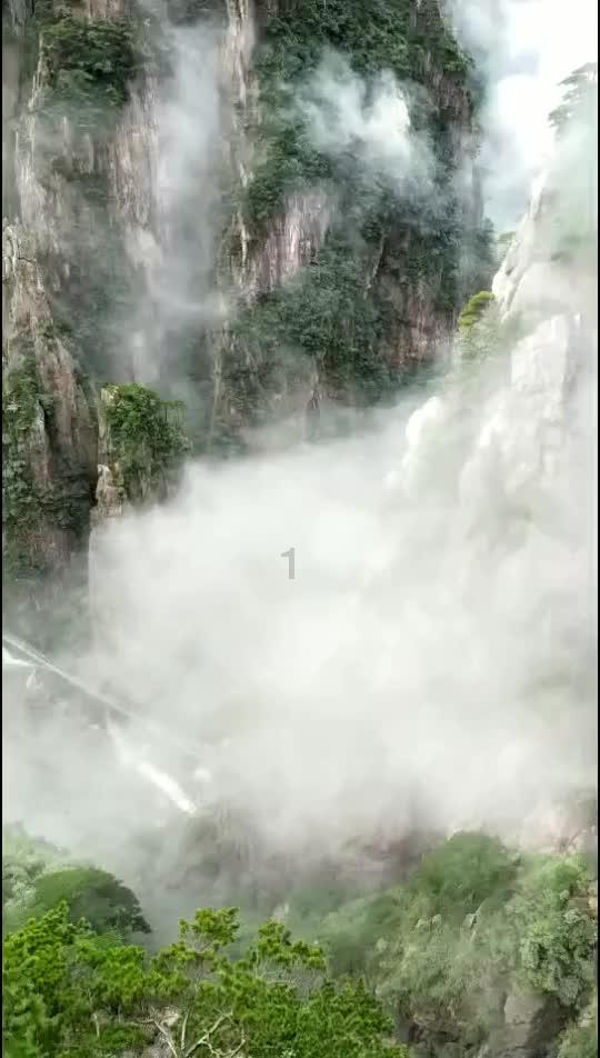 逃离违建房屋5
